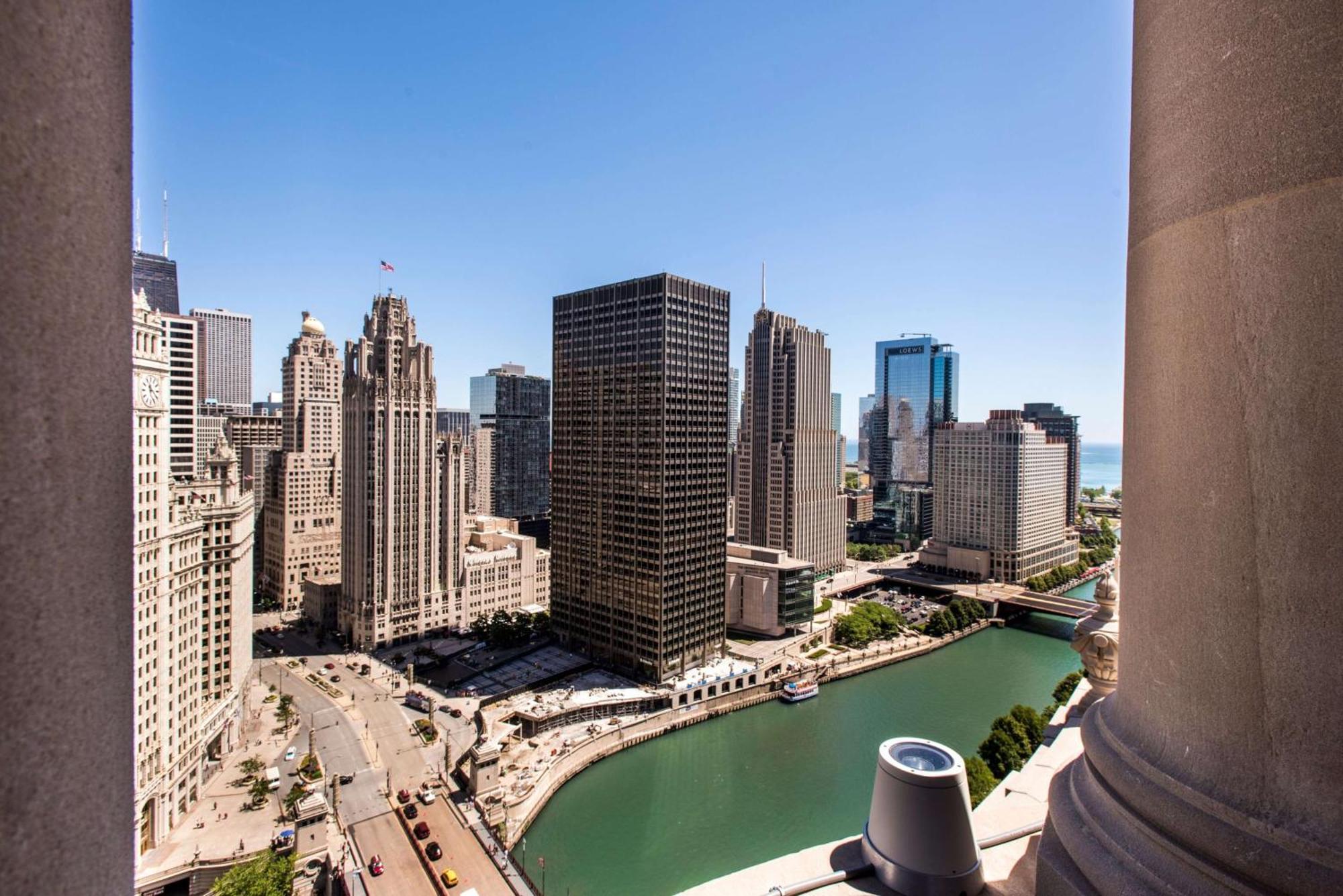 Londonhouse Chicago, Curio Collection By Hilton Chicago